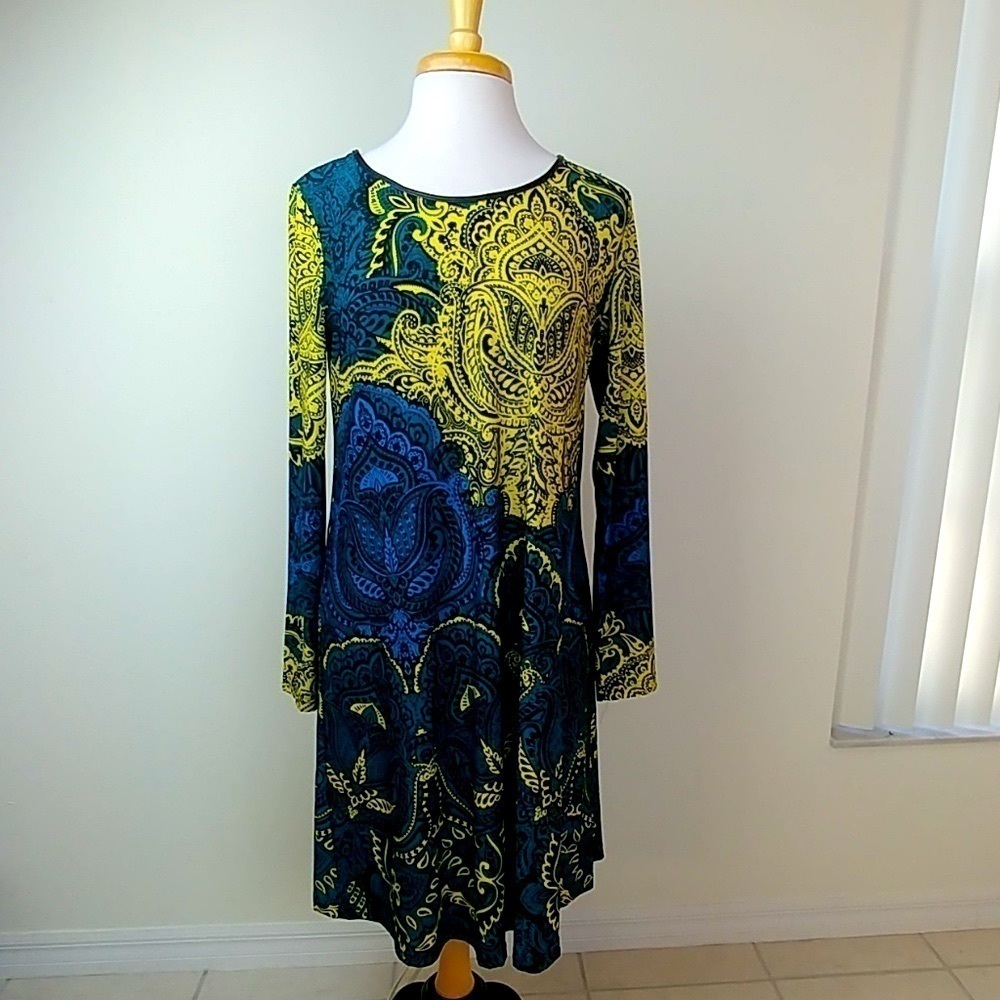Spence: Faux leather trim, T shirt style shift dress, M